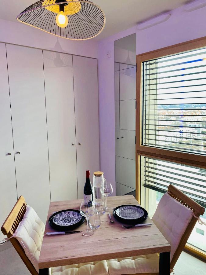 Studio Bel Mod Mont D'Or - Belvedere Moderne Лион Экстерьер фото