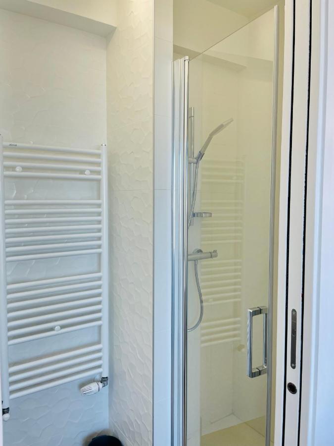 Studio Bel Mod Mont D'Or - Belvedere Moderne Лион Экстерьер фото